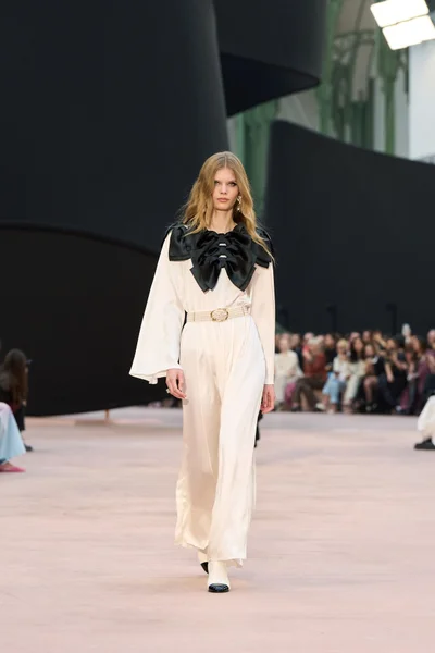 Look 70